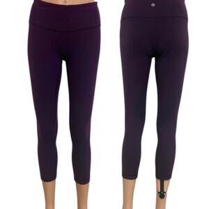 Lululemon Athletica 4 cropped athletic active leggings P 2484